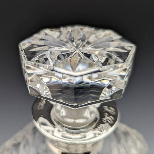 1981 年英國復古切割玻璃方形醒酒器純銀裝飾 2100 克